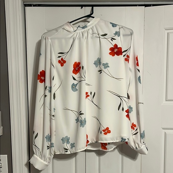 Floral White Blouse - Picture 1 of 1